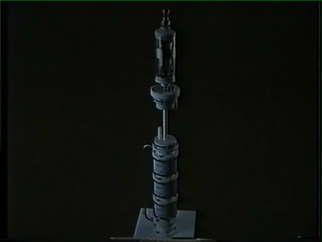 Gas gun on cavity stack